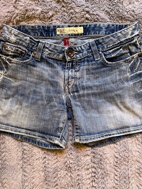 BKE Women's Light Blue Washed Denim Shorts